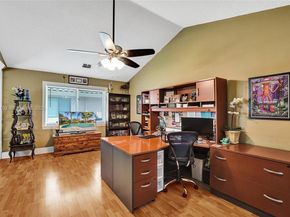 1741 W Oak Knoll Cir, Davie FL 33324