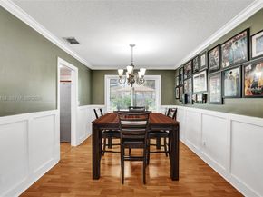 1741 W Oak Knoll Cir, Davie FL 33324