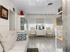 2031 NW 32nd St, Oakland Park FL 33309