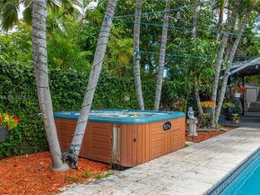 2031 NW 32nd St, Oakland Park FL 33309