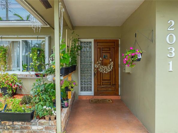 2031 NW 32nd St, Oakland Park FL 33309