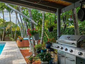 2031 NW 32nd St, Oakland Park FL 33309