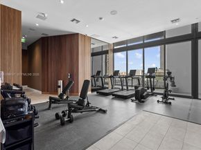 239 SW 9th St 1403, Miami FL 33130