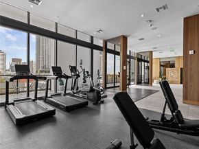 239 SW 9th St 1403, Miami FL 33130
