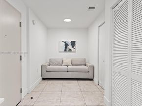 239 SW 9th St 1403, Miami FL 33130