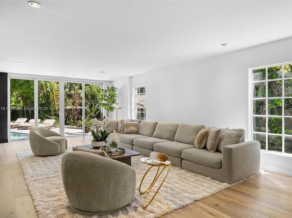 575 Bay Point Rd, Miami FL 33137