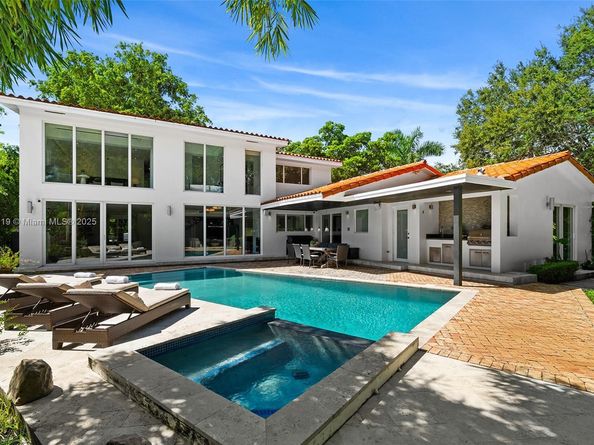 575 Bay Point Rd, Miami FL 33137