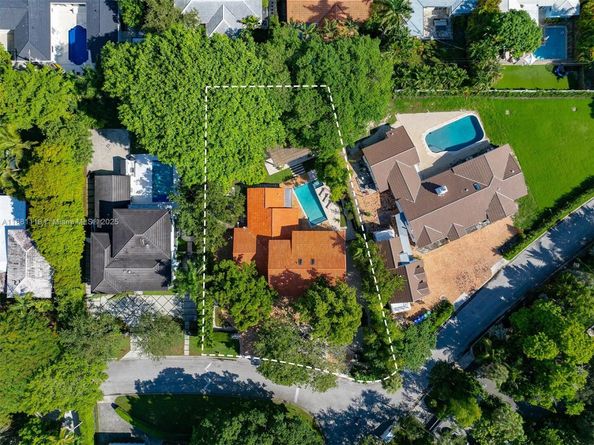 575 Bay Point Rd, Miami FL 33137