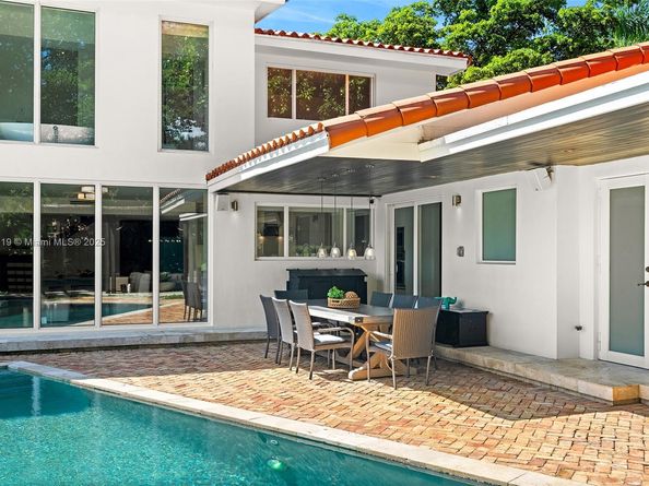 575 Bay Point Rd, Miami FL 33137