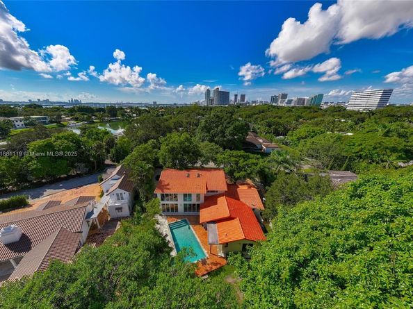575 Bay Point Rd, Miami FL 33137