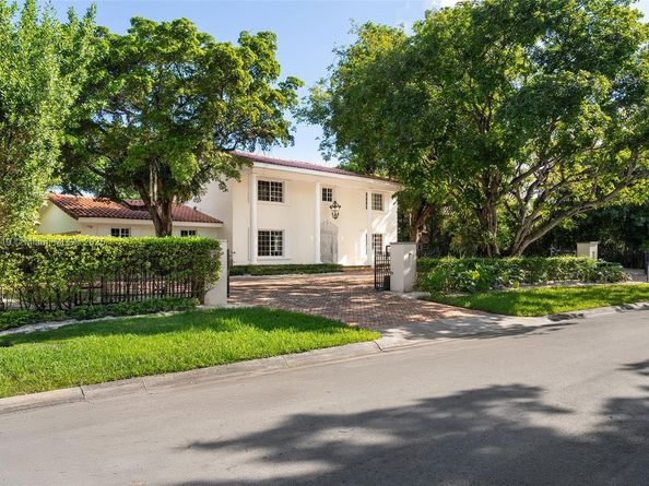 575 Bay Point Rd, Miami FL 33137