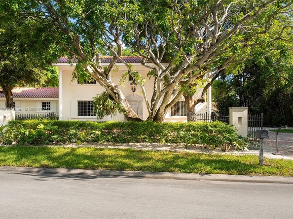 575 Bay Point Rd, Miami FL 33137