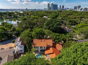 575 Bay Point Rd, Miami FL 33137