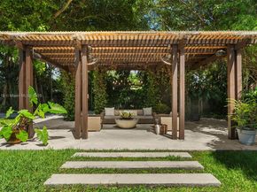 575 Bay Point Rd, Miami FL 33137