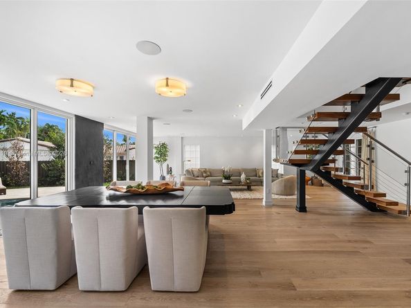 575 Bay Point Rd, Miami FL 33137