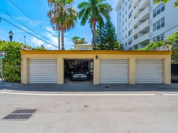 810 11th Street 102, Miami Beach FL 33139