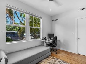 810 11th Street 102, Miami Beach FL 33139