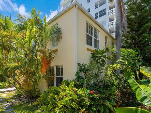 810 11th Street 102, Miami Beach FL 33139