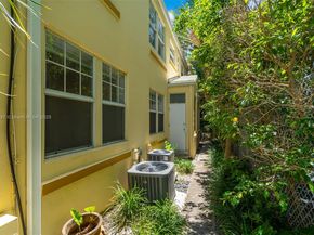 810 11th Street 102, Miami Beach FL 33139