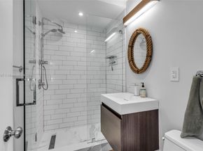 810 11th Street 102, Miami Beach FL 33139