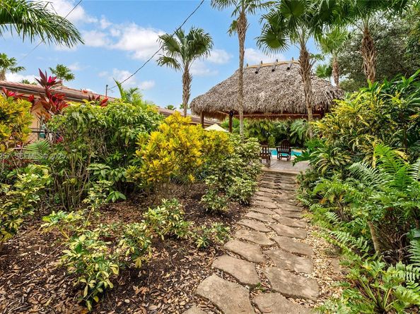 8700 SW 159th St, Palmetto Bay FL 33157