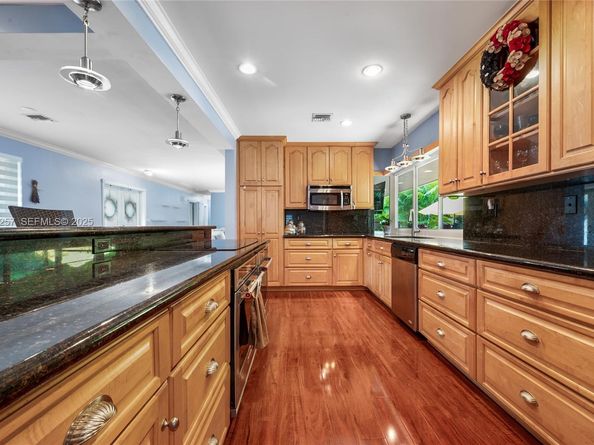 8700 SW 159th St, Palmetto Bay FL 33157