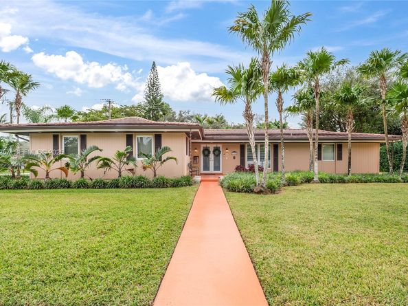 8700 SW 159th St, Palmetto Bay FL 33157