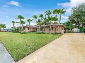 8700 SW 159th St, Palmetto Bay FL 33157