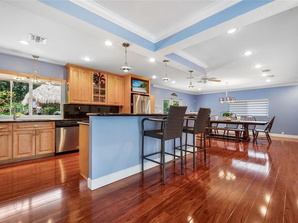 8700 SW 159th St, Palmetto Bay FL 33157