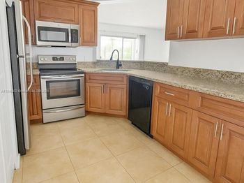 3453 NW 44th St