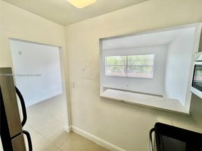 241 SE 9th Ave 207, Pompano Beach FL 33060