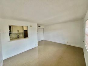 241 SE 9th Ave 207, Pompano Beach FL 33060