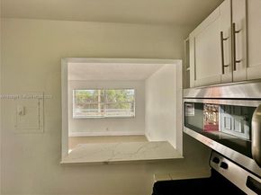 241 SE 9th Ave 207, Pompano Beach FL 33060