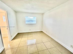 241 SE 9th Ave 207, Pompano Beach FL 33060
