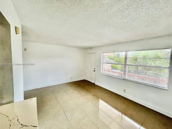 241 SE 9th Ave 207, Pompano Beach FL 33060