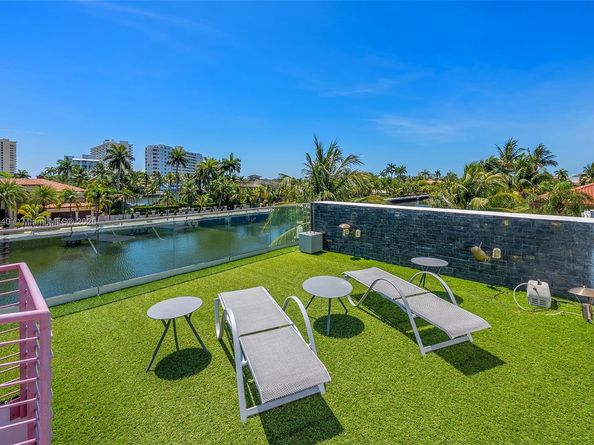 300 Royal Plaza Dr, Fort Lauderdale FL 33301