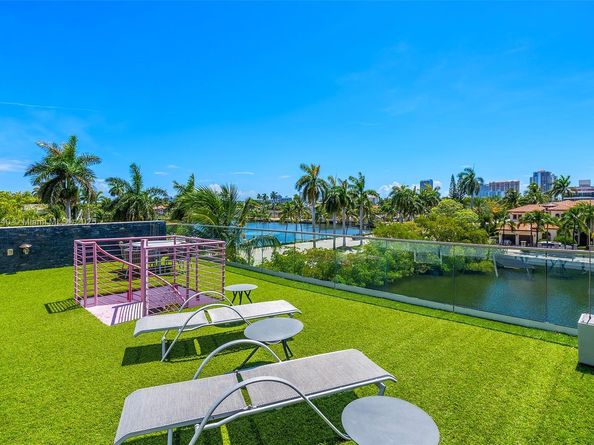 300 Royal Plaza Dr, Fort Lauderdale FL 33301