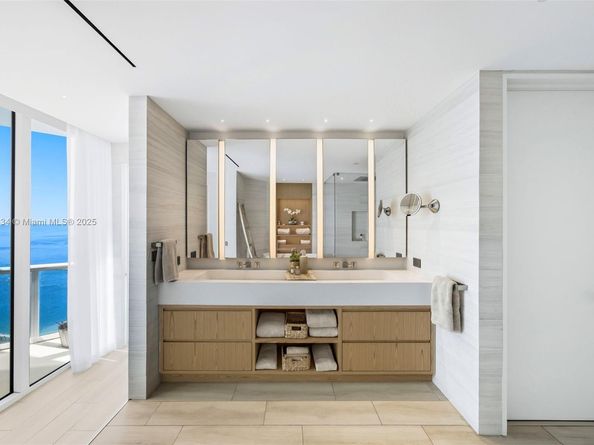 100 S Pointe Dr 3803, Miami Beach FL 33139