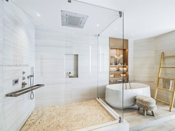 100 S Pointe Dr 3803, Miami Beach FL 33139