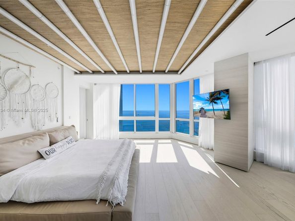 100 S Pointe Dr 3803, Miami Beach FL 33139
