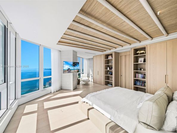 100 S Pointe Dr 3803, Miami Beach FL 33139