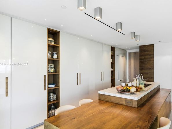 100 S Pointe Dr 3803, Miami Beach FL 33139