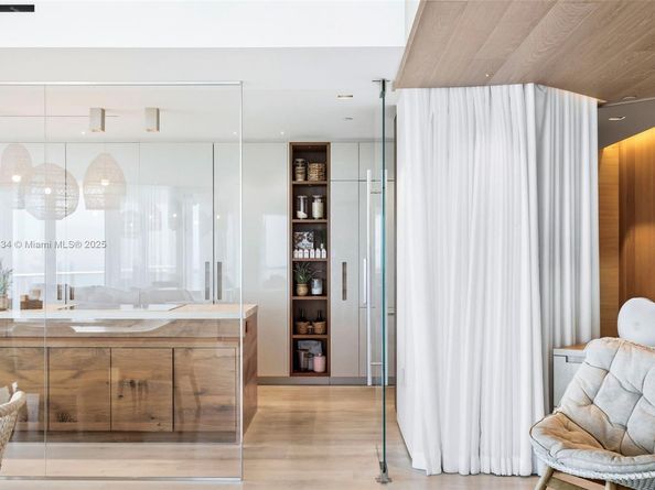 100 S Pointe Dr 3803, Miami Beach FL 33139