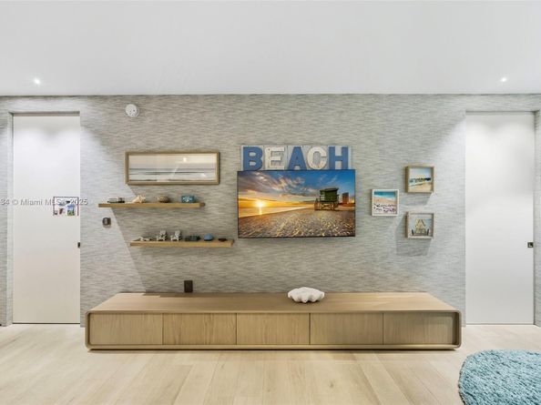 100 S Pointe Dr 3803, Miami Beach FL 33139