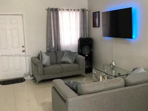 27 NE 13th Ave 4, Homestead FL 33033