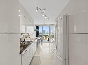 3598 Yacht Club Dr 1003, Aventura FL 33180