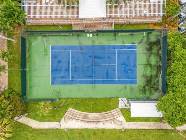 770 NE 69th St 4H, Miami FL 33138