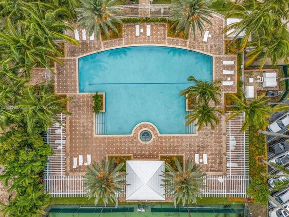 770 NE 69th St 4H, Miami FL 33138