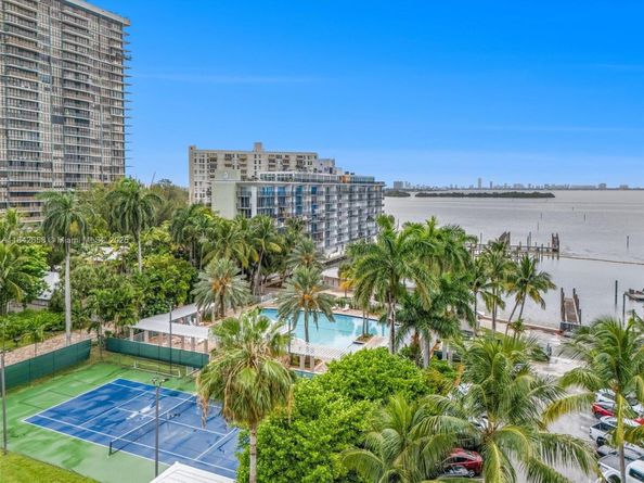 770 NE 69th St 4H, Miami FL 33138