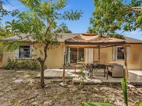 2001 SW 84th Ter, North Lauderdale FL 33068